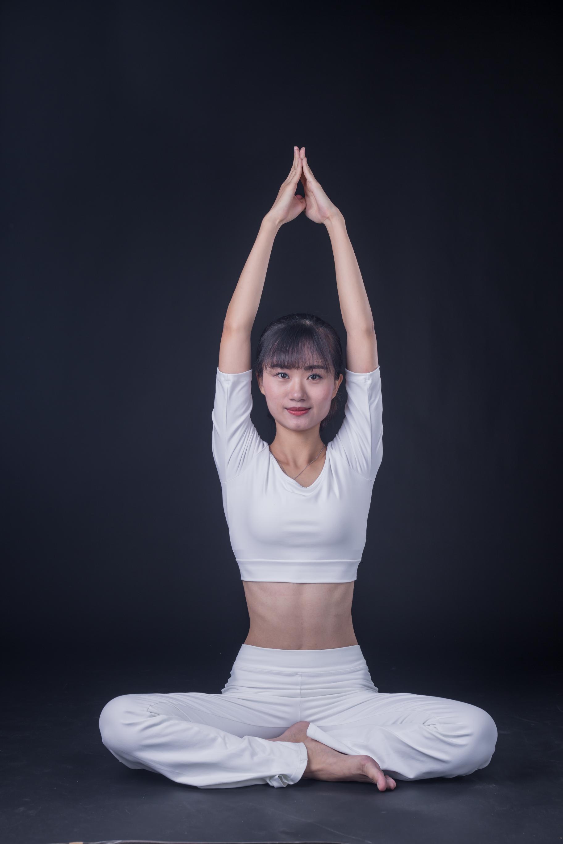 郑晓虹（广东汕头柏梵瑜伽）
