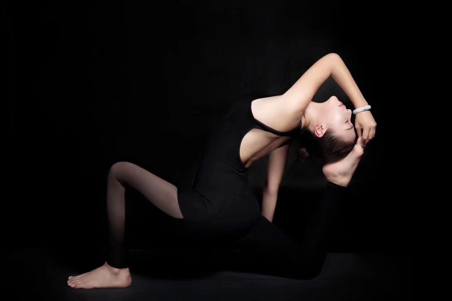 陈红香（贵州省安顺市西秀区愫心一间瑜伽）